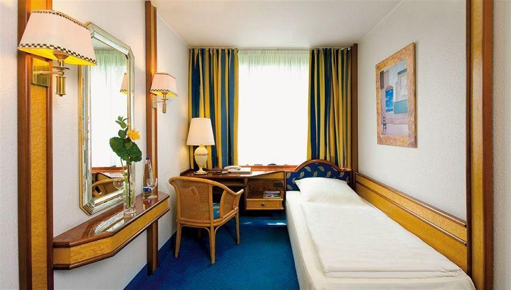 Hotel Regent Munich Room photo